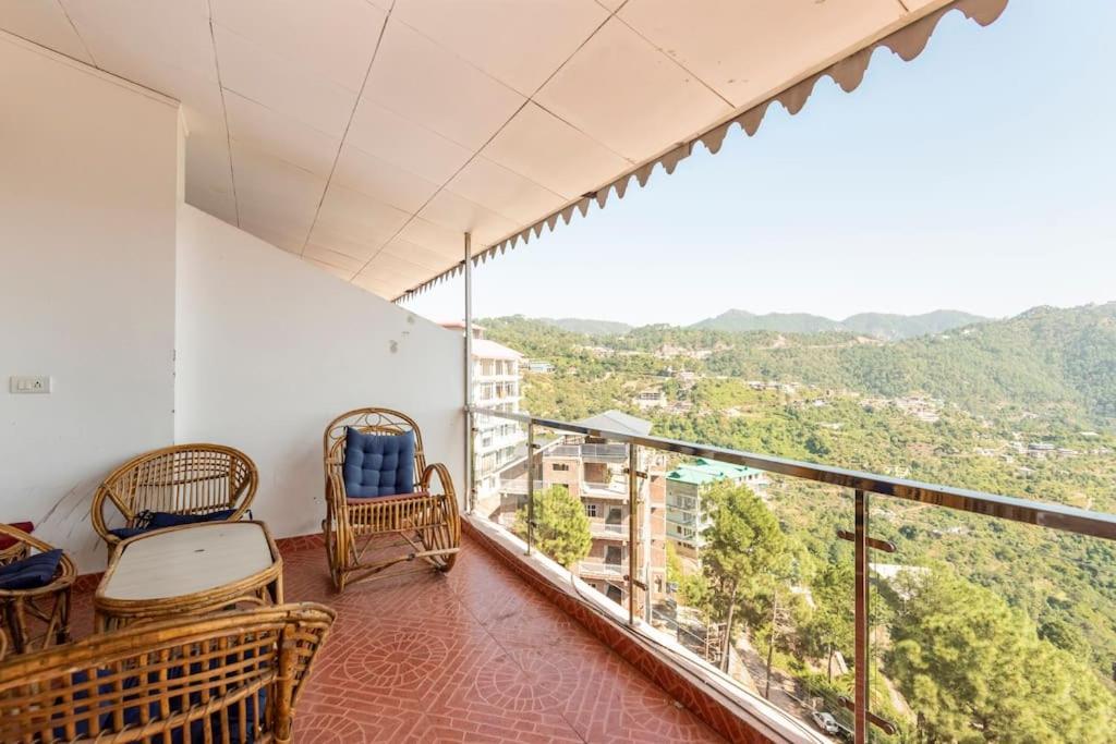 Kasauli Edge Apt With Balcony Exteriér fotografie