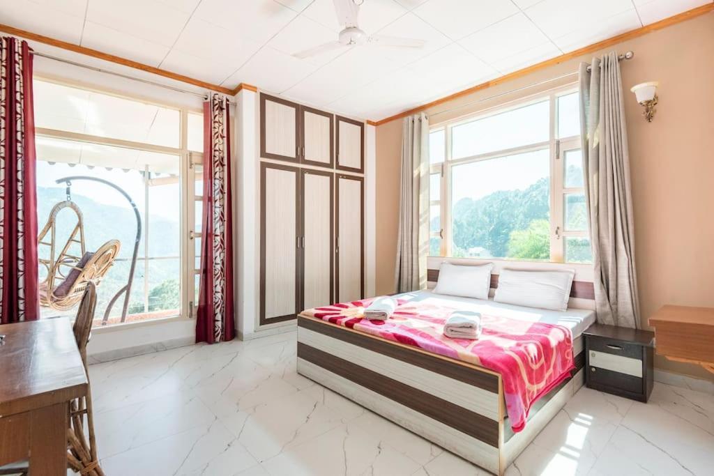 Kasauli Edge Apt With Balcony Exteriér fotografie