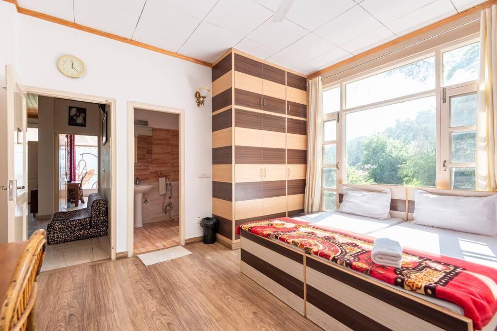 Kasauli Edge Apt With Balcony Exteriér fotografie