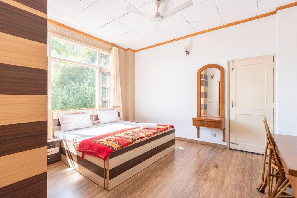 Kasauli Edge Apt With Balcony Exteriér fotografie