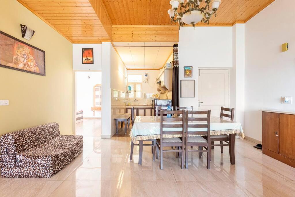 Kasauli Edge Apt With Balcony Exteriér fotografie