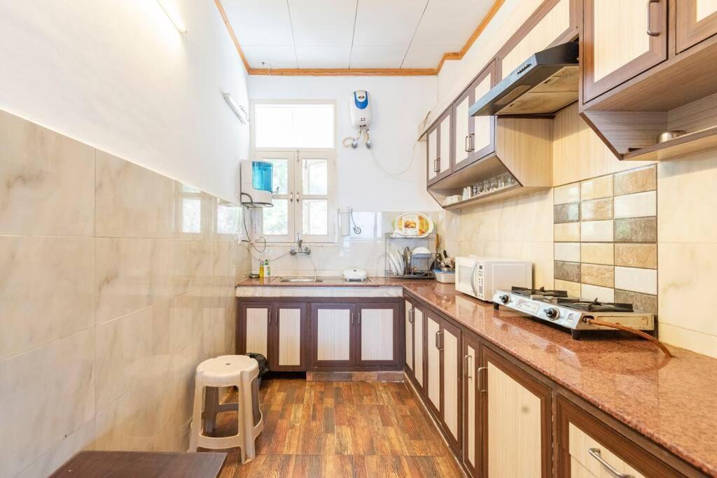 Kasauli Edge Apt With Balcony Exteriér fotografie